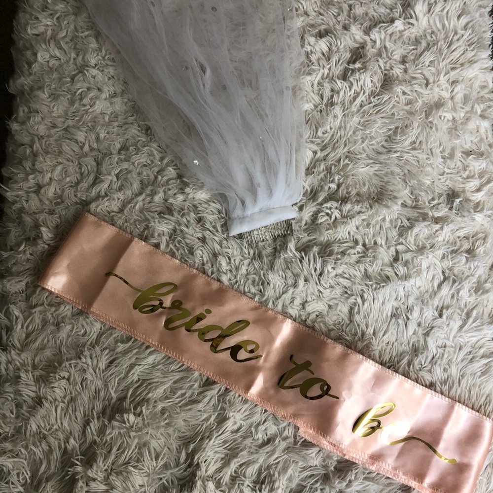 Bride (Bachelorette) - Picture 2 of 4